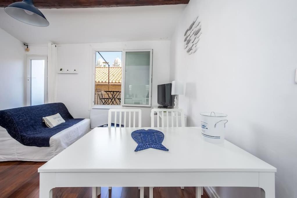 Apartamento Au Coeur Du Panier Avec Terrasse 2 A 4 Personnes Climatisation Marsella Exterior foto