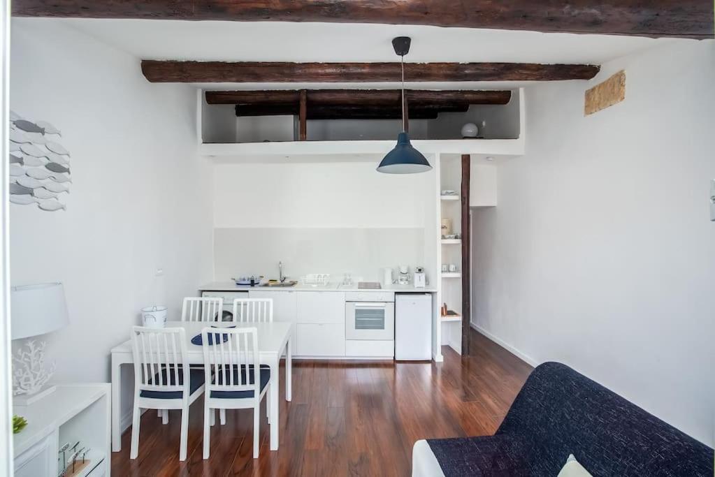 Apartamento Au Coeur Du Panier Avec Terrasse 2 A 4 Personnes Climatisation Marsella Exterior foto
